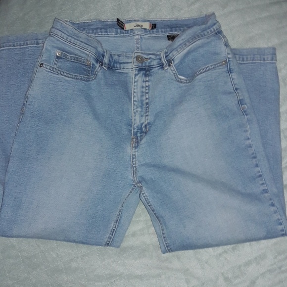 Jag Crop Jeans - Picture 3 of 8